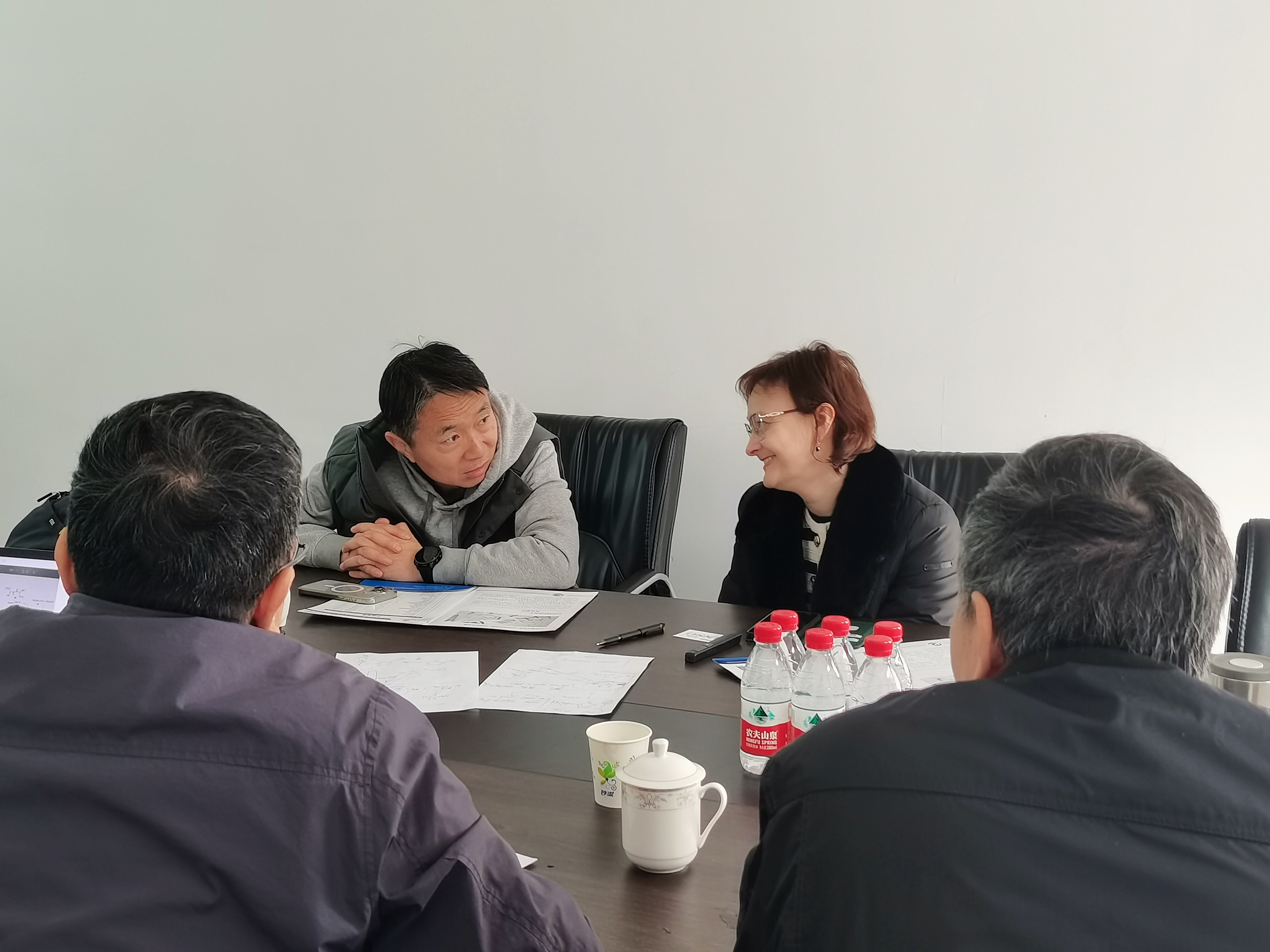 تستكشف شركة Kinsotech والعملاء الروس معًا فرصًا جديدة في مجال المواد الكيميائية الدقيقة